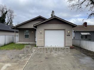 656 E Park St, Grants Pass, OR
