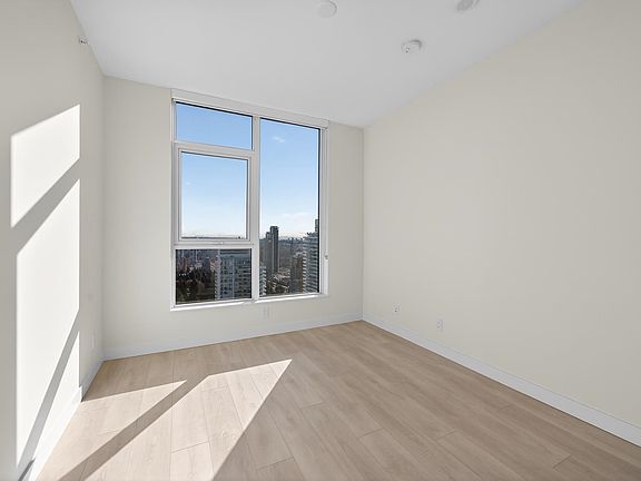 5th image of 537 Cottonwood Ave #2302
