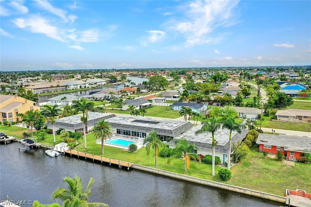 Aerial view of the property showing that it is a small, 3 building complex - 1220 SE 40th St #7