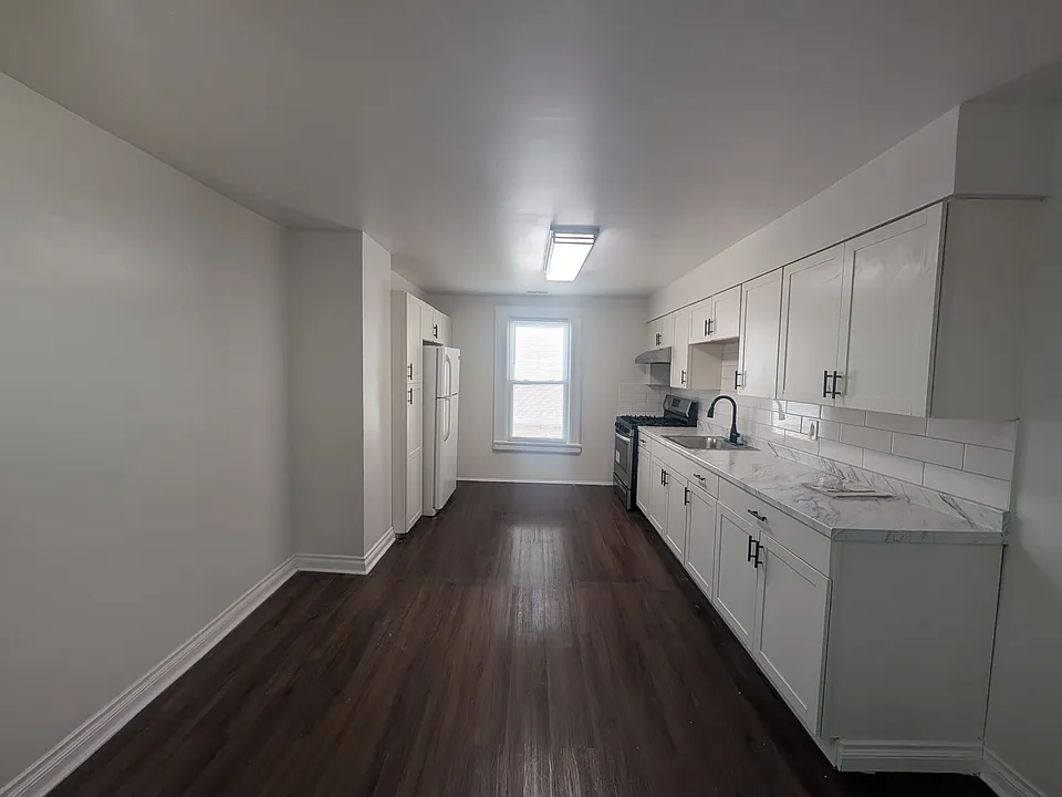 25 S Main St #2
