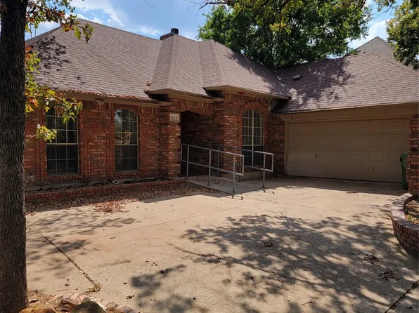 4904 Saddleback Rd, Arlington, TX 76017