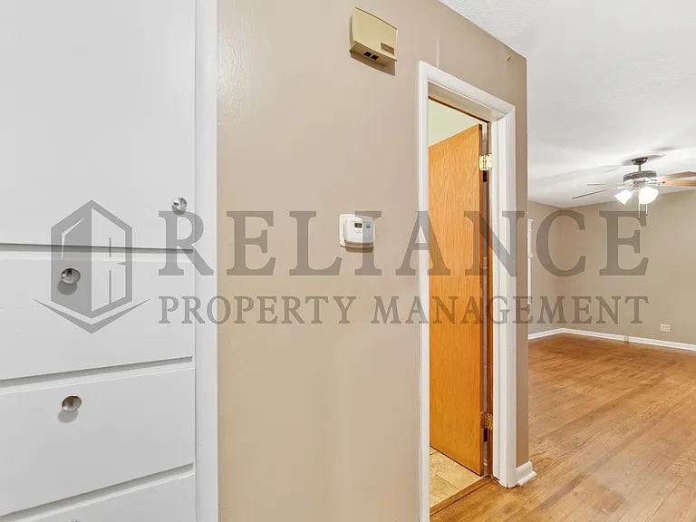 2310 S Vine St — Photo 17