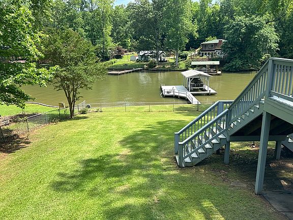 4th image of 512 Sand Shore Dr