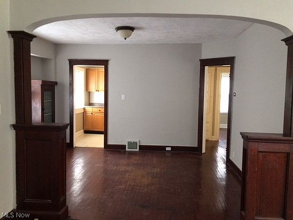 5th image of 3206-3208 W 111th St