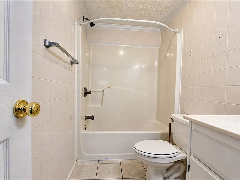 818 Springlake Rd — Photo 32