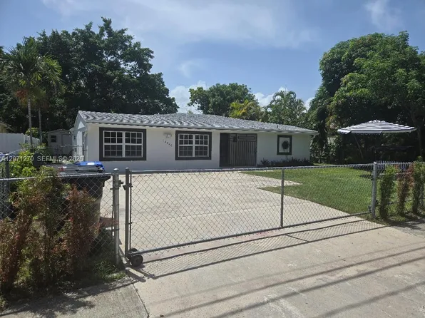 18360 NE 22nd Ave, North Miami Beach, FL 33160