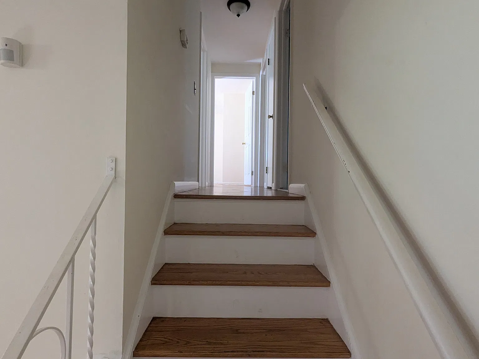 3 bed, 2100 sqft, $2,500 — Photo 4