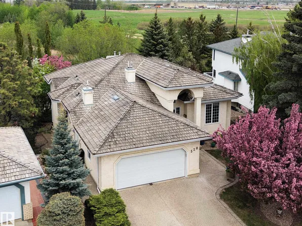 520 Pardee Bay NW, Edmonton, AB T5T 5Y9