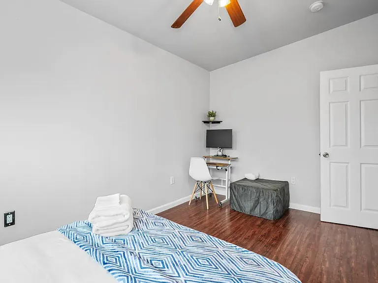 728 Stepney Pl — Photo 6