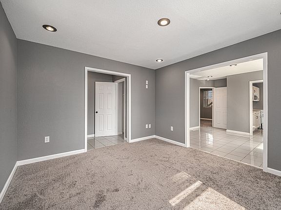 4th image of 9 N Boeke St #1