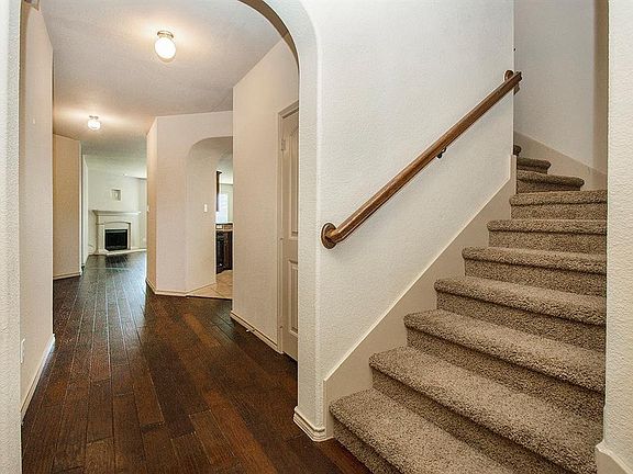 5th image of 3405 Buckthorn Ln