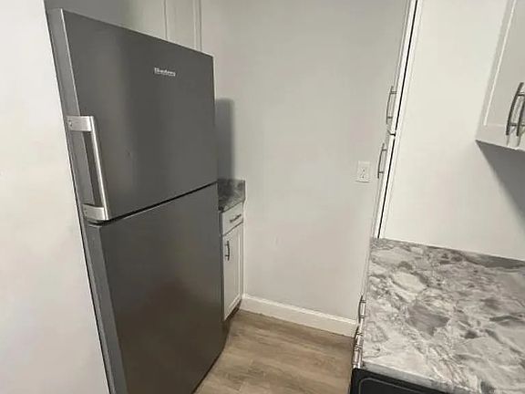 5th image of 11 Franklin St #1