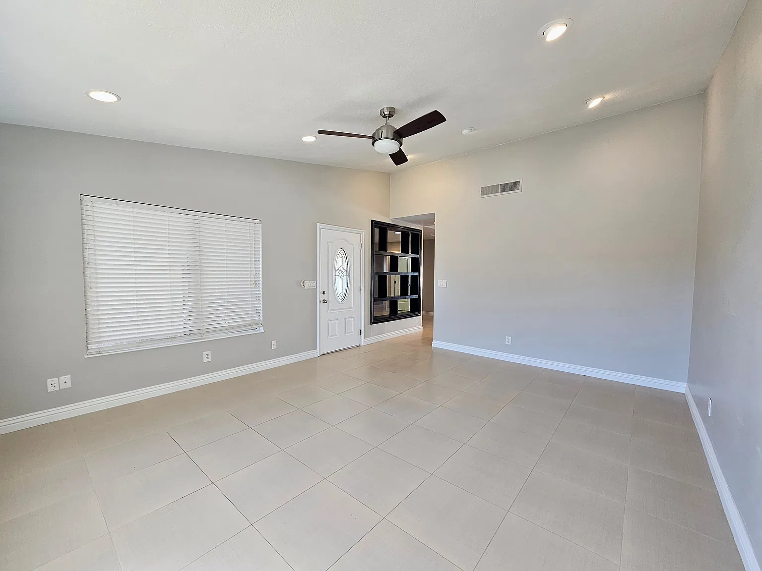 3 bed, 1548 sqft, $2,050 — Photo 4