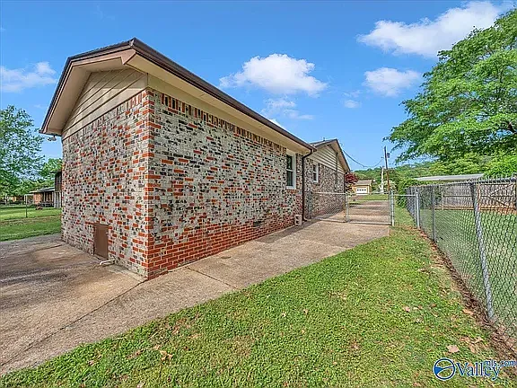 11316 Maplecrest Dr SE — Photo 6