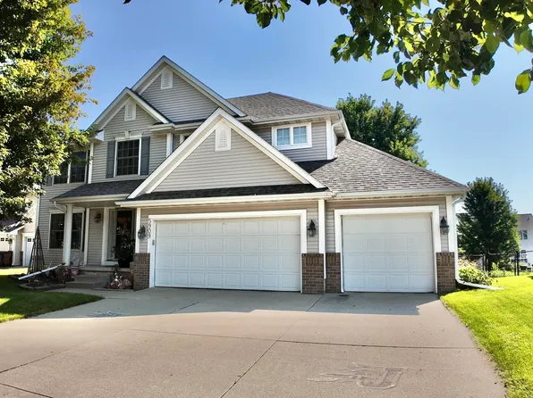 5909 NW 96th Ct, Johnston, IA 50131