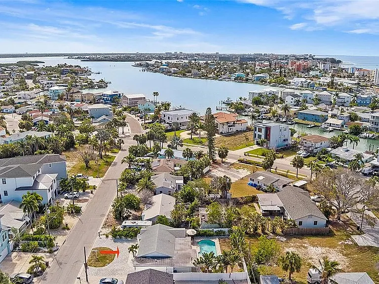14024 N Bayshore Dr — Photo 49