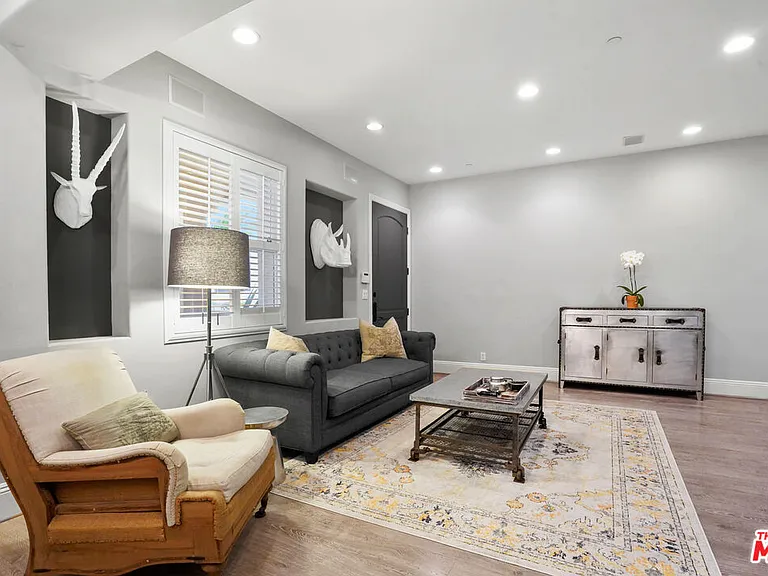 16123 Sunset Blvd #202 — Photo 34