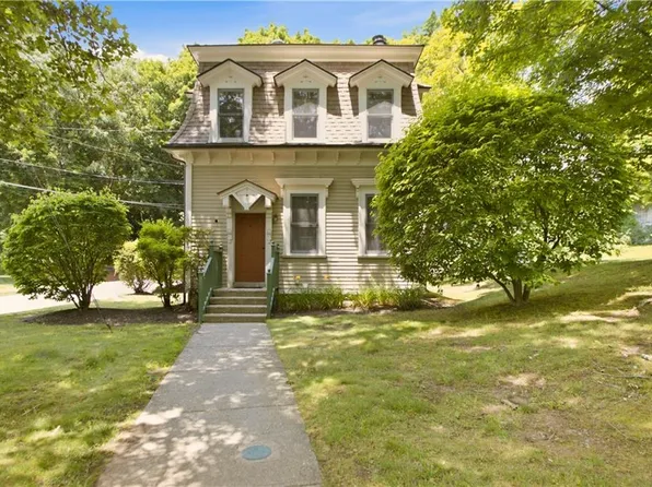 27 Higgins St #201, Smithfield, RI 02917