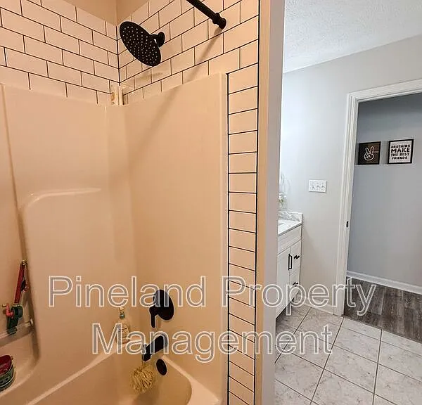 201 Old Colony Pl — Photo 20