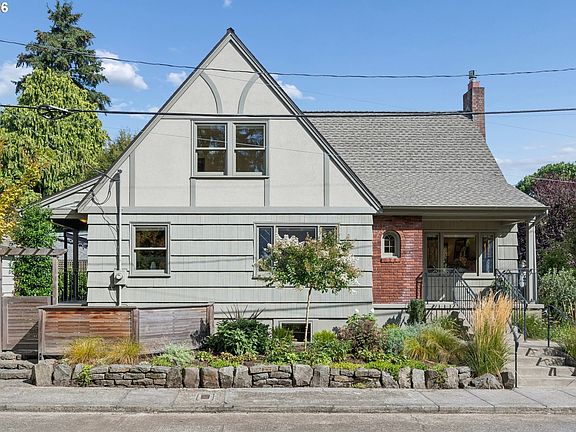 2nd image of 1403 SE Rex St
