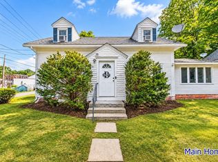 15-17 Pleasant St, Lunenburg, MA 01462