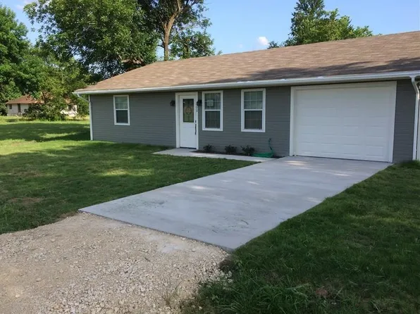 600 Pacific St E, Honey Grove, TX 75446