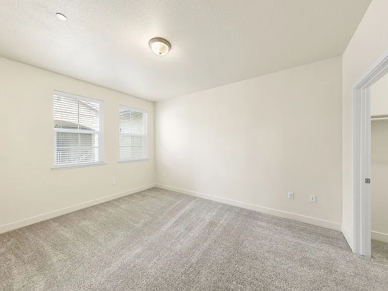 Luxe Ripon Apartments — Photo 28