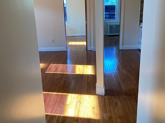 2nd image of 3201 Cruger Ave #2F