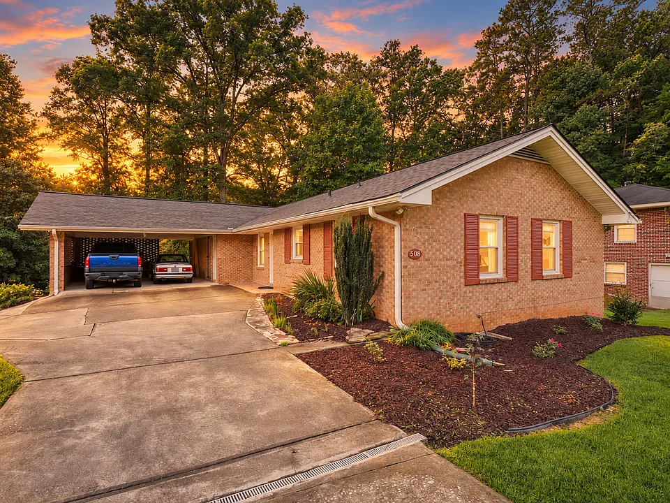 508 Cool Creek Trl SE