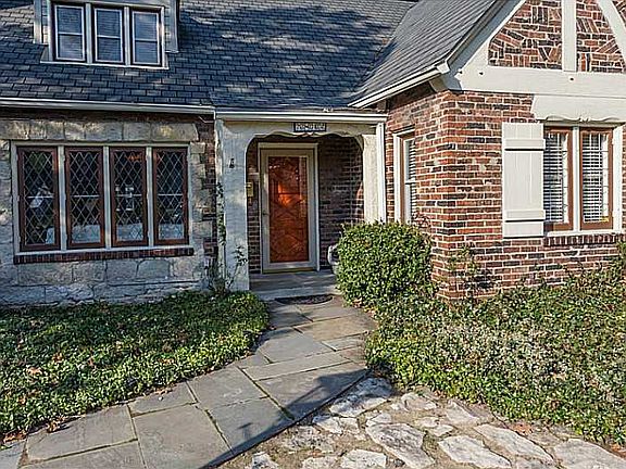 2nd image of 5832 Winthrop Ave