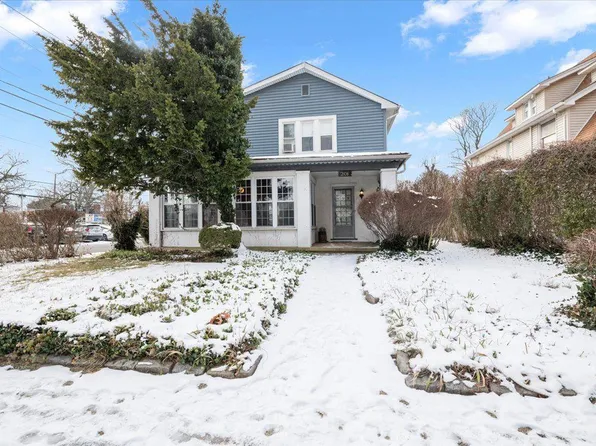 2 Club Drive, Woodmere, NY 11598