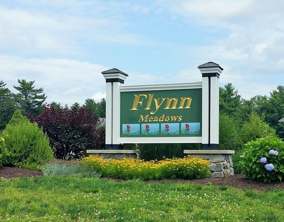 2nd image of 13 Flynn Meadow Rd