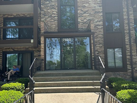 2nd image of 7525 175th St APT 822