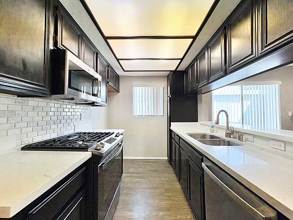 2nd image of 6204 Fulton Ave #1
