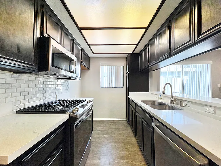 6204 Fulton Ave #1 — Photo 5