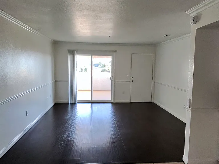 3902 W Valencia Dr #11 — Photo 2