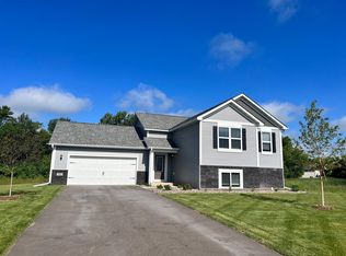 630 Irwin Cir, Annandale, MN 55302