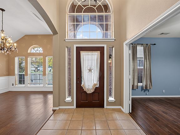 5th image of 1911 Enchanted Ln