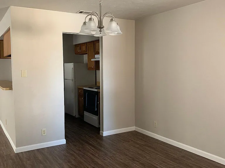 3319 Gardenview Cir — Photo 10