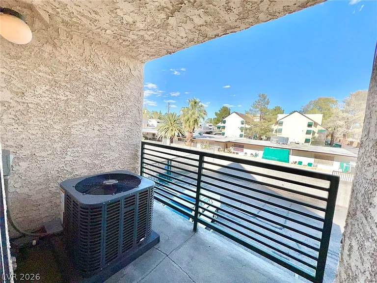 480 Elm Dr #206 — Photo 18