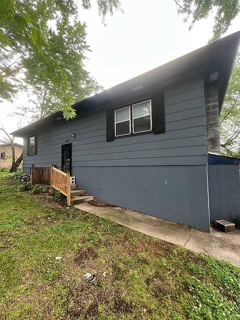 1st image of 716 N Terrace Lane