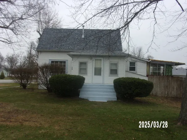 504 N Chicago St, Watseka, IL 60970