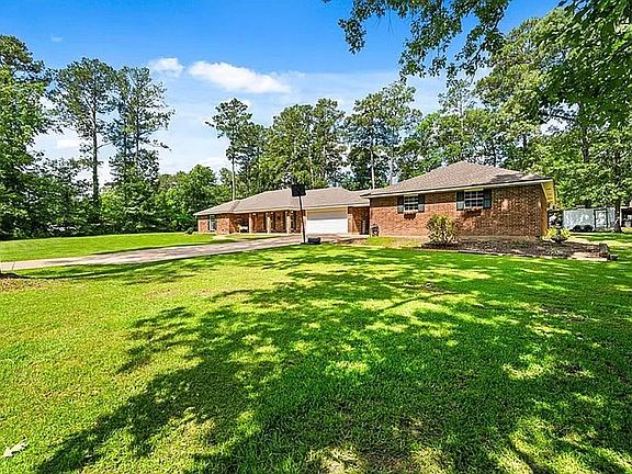 3rd image of 218 Country Club Dr