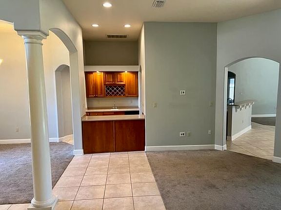 3rd image of 1059 Napa Way