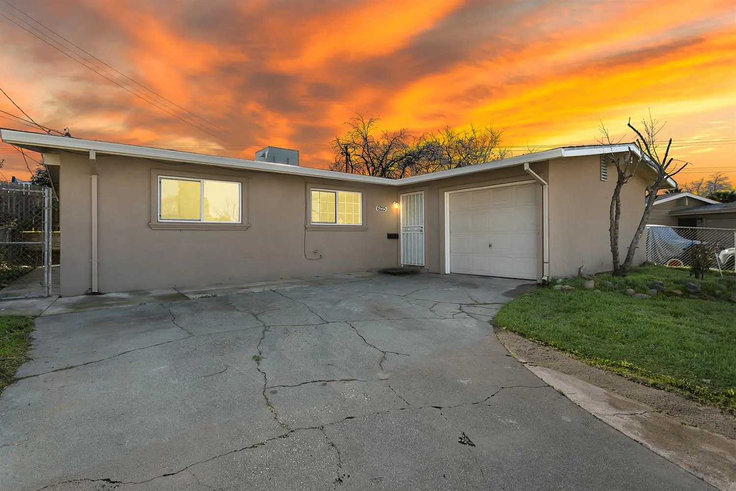 6225 La Cienega Dr photo 1