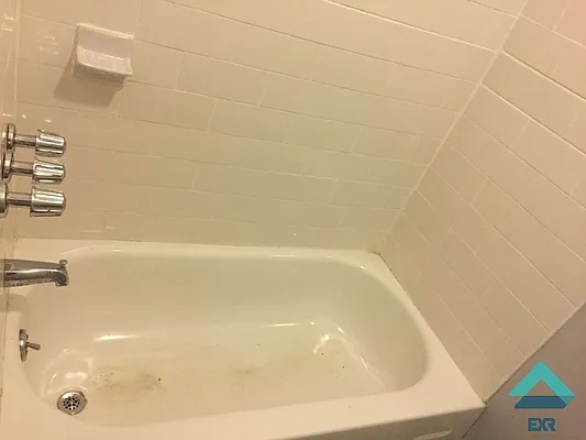 Rented by EXR | media 10