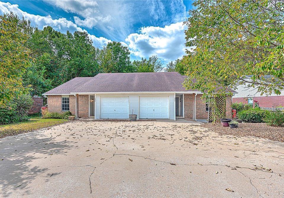 1st image of 2875/2877 Riverridge Dr