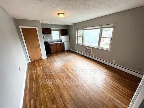 3rd image of 2751 Arbor Ave APT 6