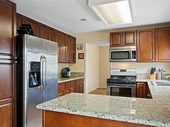 4th image of 7675 Maloof Ave