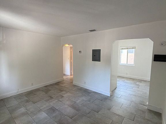 5th image of 500 NW 35th St APT 5